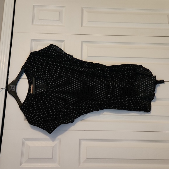 Black and White Maternity Top - Picture 2 of 4